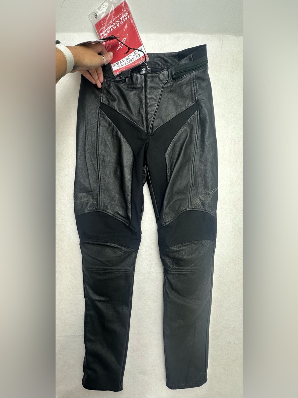 Alpinestars Vika V2 Womens Leather Motorcycle Pants Black NWT US Size 6 - Picture 3 of 10